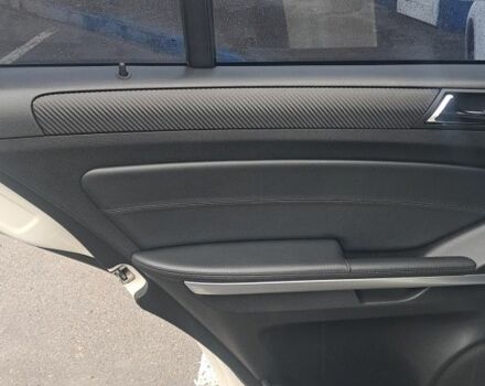 Белый Мерседес 300, объемом двигателя 3 л и пробегом 300 тыс. км за 14700 $, фото 4 на Automoto.ua