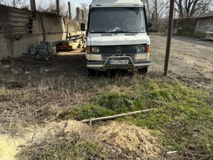 Мерседес 300 1990 в Хусте на Automoto.ua Белый Мерседес 300, объемом двигателя 2.5 л и пробегом 400 тыс. км за 1200 $, фото 1 на Automoto.ua