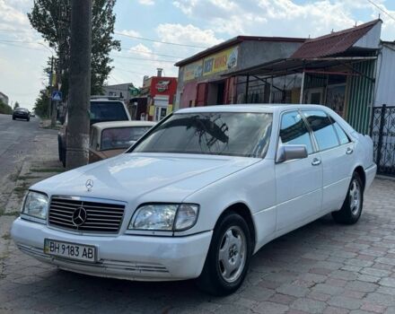 Белый Мерседес 300, объемом двигателя 3 л и пробегом 300 тыс. км за 2899 $, фото 1 на Automoto.ua
