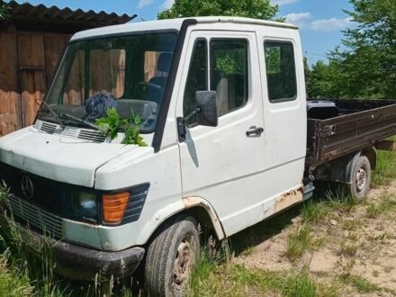 Мерседес 300 1992 в Яремче на Automoto.ua Белый Мерседес 300, объемом двигателя 2.9 л и пробегом 100 тыс. км за 2100 $, фото 1 на Automoto.ua