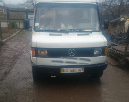 Белый Мерседес 300, объемом двигателя 0 л и пробегом 1000 тыс. км за 2000 $, фото 1 на Automoto.ua