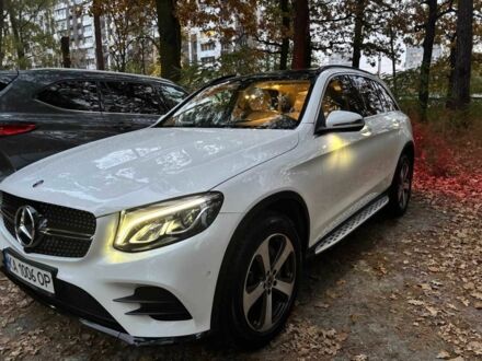 Мерседес 300 2019 в Киеве на Automoto.ua Белый Мерседес 300, объемом двигателя 2 л и пробегом 40 тыс. км за 33000 $, фото 1 на Automoto.ua