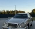 Бежевый Мерседес 300, объемом двигателя 3 л и пробегом 400 тыс. км за 2500 $, фото 1 на Automoto.ua