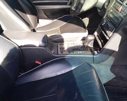 Бежевый Мерседес 300, объемом двигателя 3 л и пробегом 500 тыс. км за 4000 $, фото 5 на Automoto.ua