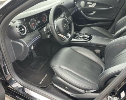 Чорний Мерседес 300, об'ємом двигуна 2 л та пробігом 147 тис. км за 23000 $, фото 2 на Automoto.ua