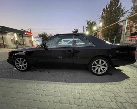 Чорний Мерседес 300, об'ємом двигуна 3 л та пробігом 124 тис. км за 6000 $, фото 2 на Automoto.ua