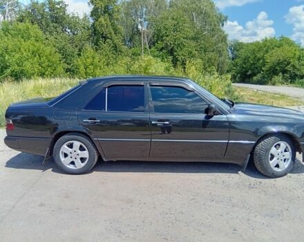 Чорний Мерседес 300, об'ємом двигуна 0 л та пробігом 300 тис. км за 3200 $, фото 12 на Automoto.ua
