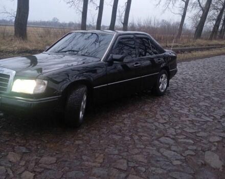 Чорний Мерседес 300, об'ємом двигуна 0 л та пробігом 300 тис. км за 3200 $, фото 3 на Automoto.ua