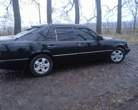 Чорний Мерседес 300, об'ємом двигуна 0 л та пробігом 300 тис. км за 3200 $, фото 4 на Automoto.ua