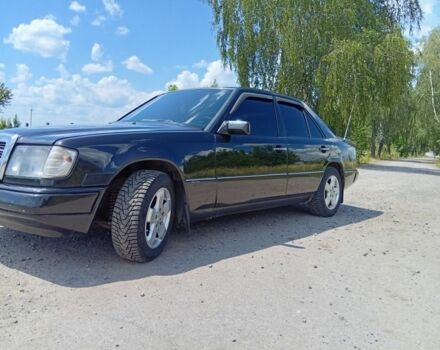 Чорний Мерседес 300, об'ємом двигуна 0 л та пробігом 300 тис. км за 3200 $, фото 10 на Automoto.ua