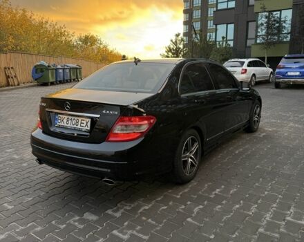 Чорний Мерседес 300, об'ємом двигуна 3 л та пробігом 337 тис. км за 8450 $, фото 3 на Automoto.ua