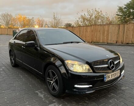 Чорний Мерседес 300, об'ємом двигуна 3 л та пробігом 337 тис. км за 8450 $, фото 1 на Automoto.ua