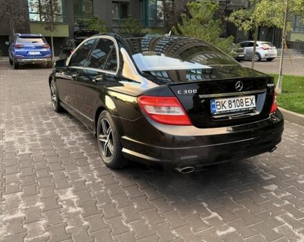 Чорний Мерседес 300, об'ємом двигуна 3 л та пробігом 337 тис. км за 8450 $, фото 2 на Automoto.ua