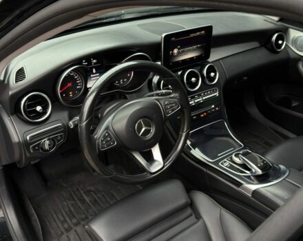 Чорний Мерседес 300, об'ємом двигуна 2 л та пробігом 190 тис. км за 15900 $, фото 4 на Automoto.ua