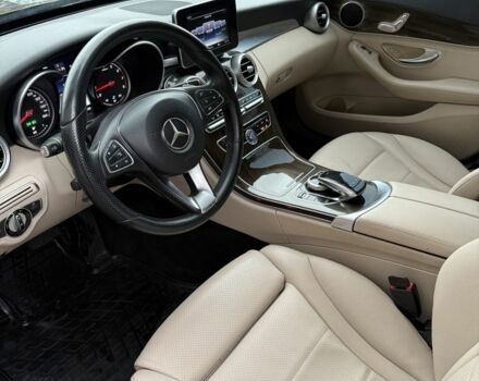 Черный Мерседес 300, объемом двигателя 2 л и пробегом 235 тыс. км за 14999 $, фото 6 на Automoto.ua