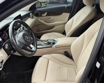 Черный Мерседес 300, объемом двигателя 2 л и пробегом 235 тыс. км за 14999 $, фото 7 на Automoto.ua