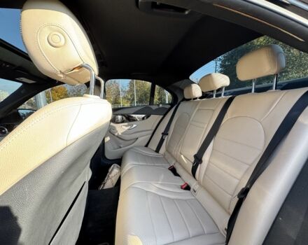 Черный Мерседес 300, объемом двигателя 2 л и пробегом 145 тыс. км за 22700 $, фото 6 на Automoto.ua