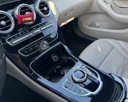 Черный Мерседес 300, объемом двигателя 2 л и пробегом 145 тыс. км за 22700 $, фото 7 на Automoto.ua