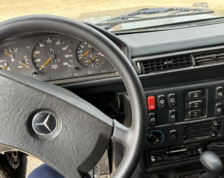 Чорний Мерседес 300, об'ємом двигуна 3 л та пробігом 147 тис. км за 17900 $, фото 6 на Automoto.ua