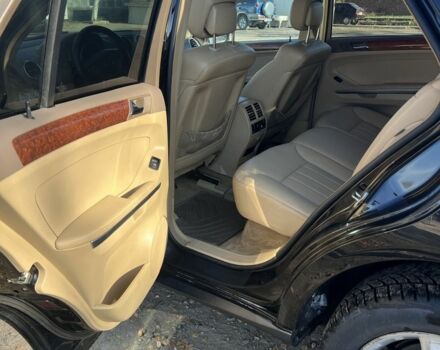 Черный Мерседес 300, объемом двигателя 3.5 л и пробегом 300 тыс. км за 9200 $, фото 1 на Automoto.ua