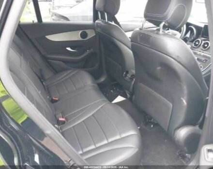 Черный Мерседес 300, объемом двигателя 2 л и пробегом 58 тыс. км за 5800 $, фото 7 на Automoto.ua