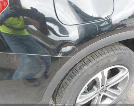 Черный Мерседес 300, объемом двигателя 2 л и пробегом 58 тыс. км за 5800 $, фото 5 на Automoto.ua