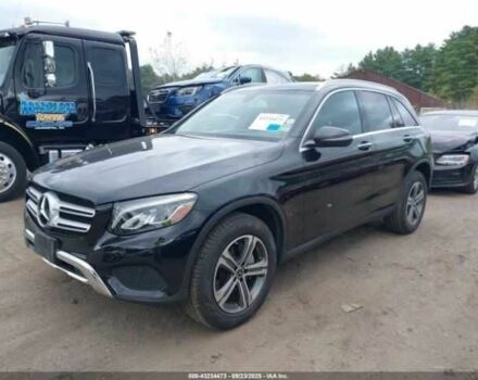 Черный Мерседес 300, объемом двигателя 2 л и пробегом 58 тыс. км за 5800 $, фото 1 на Automoto.ua