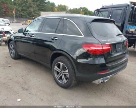 Черный Мерседес 300, объемом двигателя 2 л и пробегом 58 тыс. км за 5800 $, фото 2 на Automoto.ua