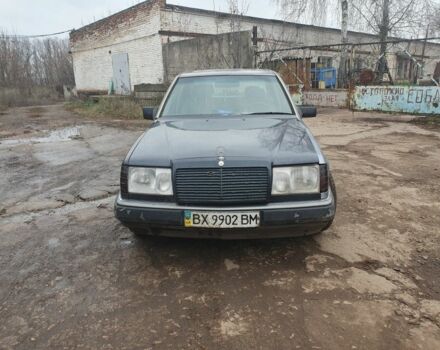 Черный Мерседес 300, объемом двигателя 3 л и пробегом 1000 тыс. км за 2500 $, фото 1 на Automoto.ua