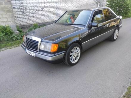 Мерседес 300 1992 в Белой Церкве на Automoto.ua Черный Мерседес 300, объемом двигателя 3 л и пробегом 313 тыс. км за 2900 $, фото 1 на Automoto.ua
