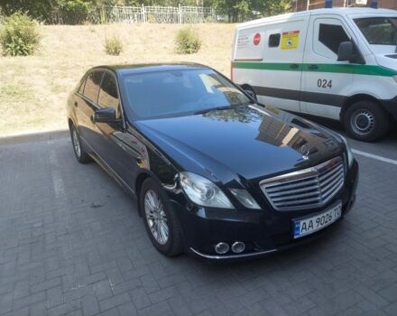 Чорний Мерседес 300, об'ємом двигуна 3 л та пробігом 387 тис. км за 8842 $, фото 1 на Automoto.ua