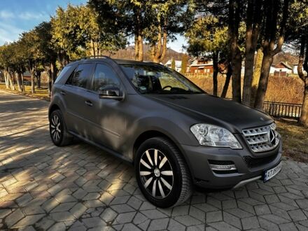 Мерседес 300 2010 в Косове на Automoto.ua Черный Мерседес 300, объемом двигателя 3 л и пробегом 268 тыс. км за 14500 $, фото 1 на Automoto.ua