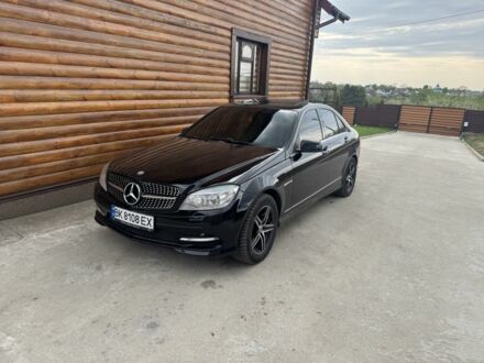 Мерседес 300 2010 в Ровно на Automoto.ua Черный Мерседес 300, объемом двигателя 3 л и пробегом 300 тыс. км за 10500 $, фото 1 на Automoto.ua