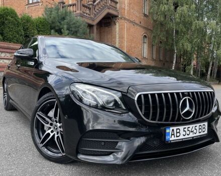 Чорний Мерседес 300, об'ємом двигуна 2 л та пробігом 230 тис. км за 36000 $, фото 1 на Automoto.ua