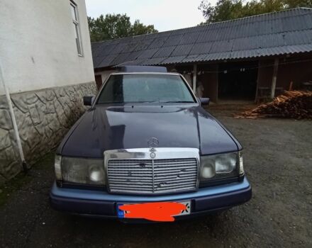 Фиолетовый Мерседес 300, объемом двигателя 3 л и пробегом 20 тыс. км за 1900 $, фото 3 на Automoto.ua