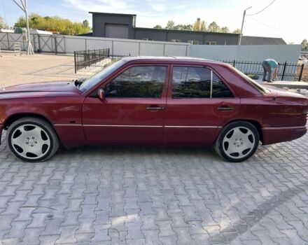 Червоний Мерседес 300, об'ємом двигуна 3 л та пробігом 3 тис. км за 1500 $, фото 6 на Automoto.ua
