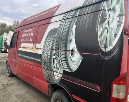 Красный Мерседес 300, объемом двигателя 2.45 л и пробегом 500 тыс. км за 3000 $, фото 2 на Automoto.ua