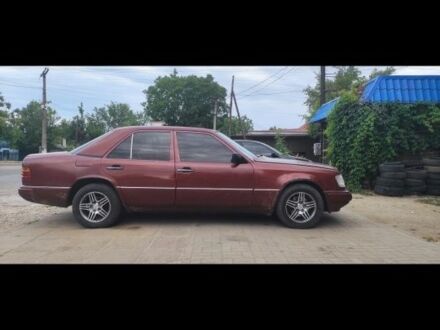 Мерседес 300 1990 у Очакове на Automoto.ua Червоний Мерседес 300, об'ємом двигуна 3 л та пробігом 500 тис. км за 1700 $, фото 1 на Automoto.ua