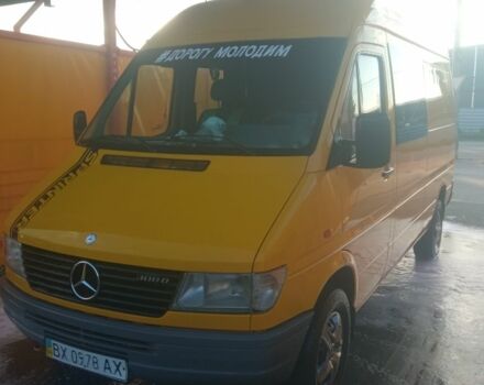 Жовтий Мерседес 300, об'ємом двигуна 2.3 л та пробігом 2 тис. км за 3000 $, фото 1 на Automoto.ua