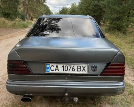 Серый Мерседес 300, объемом двигателя 3 л и пробегом 275 тыс. км за 2400 $, фото 10 на Automoto.ua