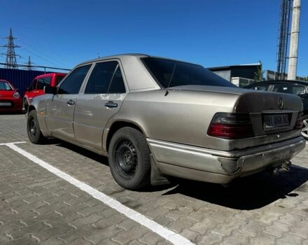 Серый Мерседес 300, объемом двигателя 3 л и пробегом 443 тыс. км за 1800 $, фото 7 на Automoto.ua