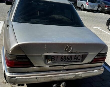 Серый Мерседес 300, объемом двигателя 3 л и пробегом 443 тыс. км за 1800 $, фото 5 на Automoto.ua