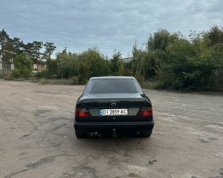 Серый Мерседес 300, объемом двигателя 2.5 л и пробегом 530 тыс. км за 2600 $, фото 4 на Automoto.ua