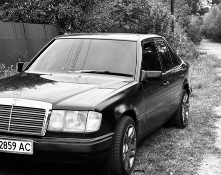 Серый Мерседес 300, объемом двигателя 2.5 л и пробегом 530 тыс. км за 2600 $, фото 12 на Automoto.ua