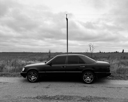 Серый Мерседес 300, объемом двигателя 2.5 л и пробегом 530 тыс. км за 2600 $, фото 10 на Automoto.ua