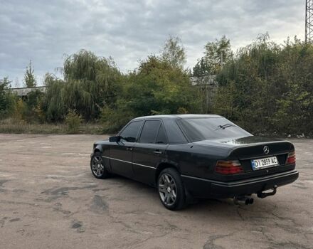 Серый Мерседес 300, объемом двигателя 2.5 л и пробегом 530 тыс. км за 2600 $, фото 3 на Automoto.ua