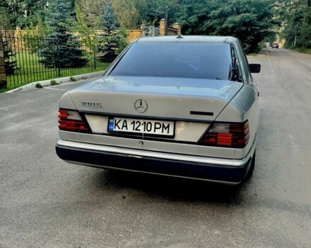 Сірий Мерседес 300, об'ємом двигуна 3 л та пробігом 377 тис. км за 4250 $, фото 2 на Automoto.ua