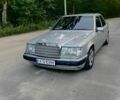 Сірий Мерседес 300, об'ємом двигуна 3 л та пробігом 377 тис. км за 4250 $, фото 1 на Automoto.ua