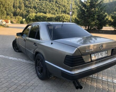 Сірий Мерседес 300, об'ємом двигуна 3 л та пробігом 300 тис. км за 2850 $, фото 7 на Automoto.ua