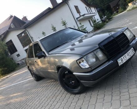 Сірий Мерседес 300, об'ємом двигуна 3 л та пробігом 300 тис. км за 2850 $, фото 6 на Automoto.ua